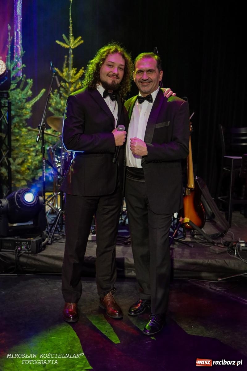 Zdjęcie w galerii na portalu naszraciborz.pl: Wielka gala sylwestrowa w RCK. Tak raciborzanie witali nowy rok wiadomości z regionu