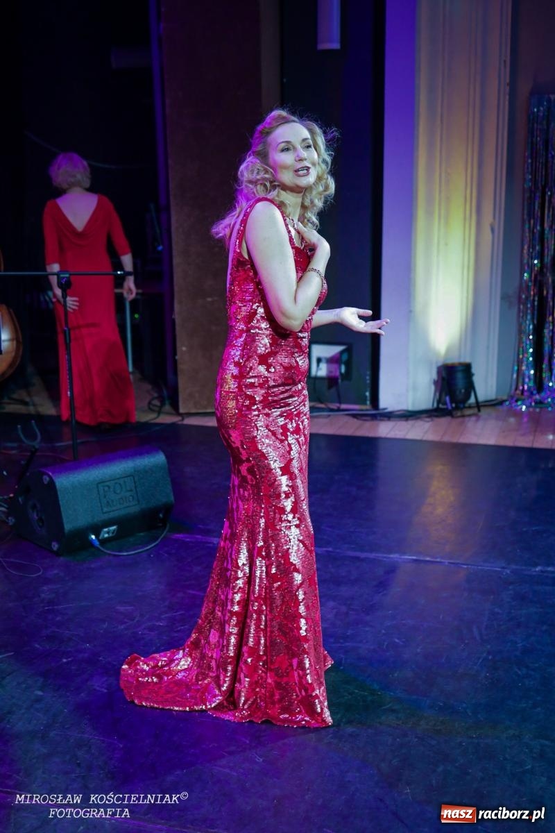 Zdjęcie w galerii na portalu naszraciborz.pl: Wielka gala sylwestrowa w RCK. Tak raciborzanie witali nowy rok wiadomości z regionu