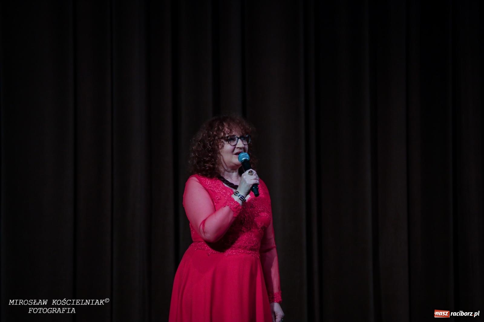 Zdjęcie w galerii na portalu naszraciborz.pl: Wielka gala sylwestrowa w RCK. Tak raciborzanie witali nowy rok wiadomości z regionu