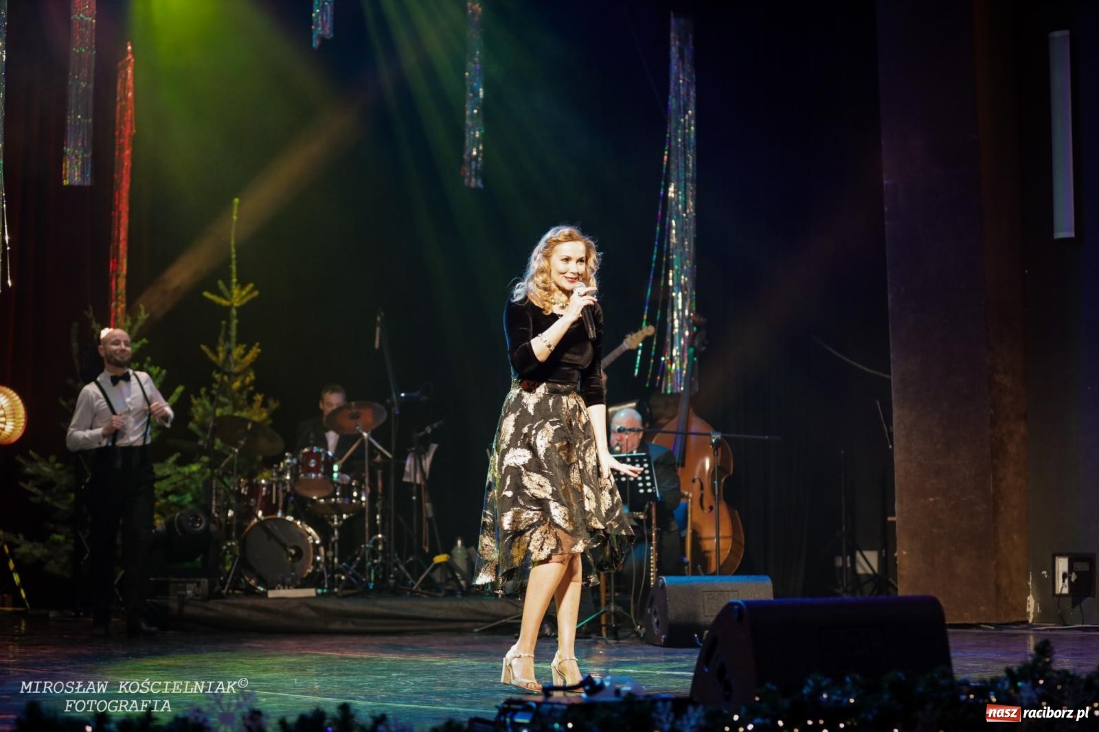 Zdjęcie w galerii na portalu naszraciborz.pl: Wielka gala sylwestrowa w RCK. Tak raciborzanie witali nowy rok wiadomości z regionu