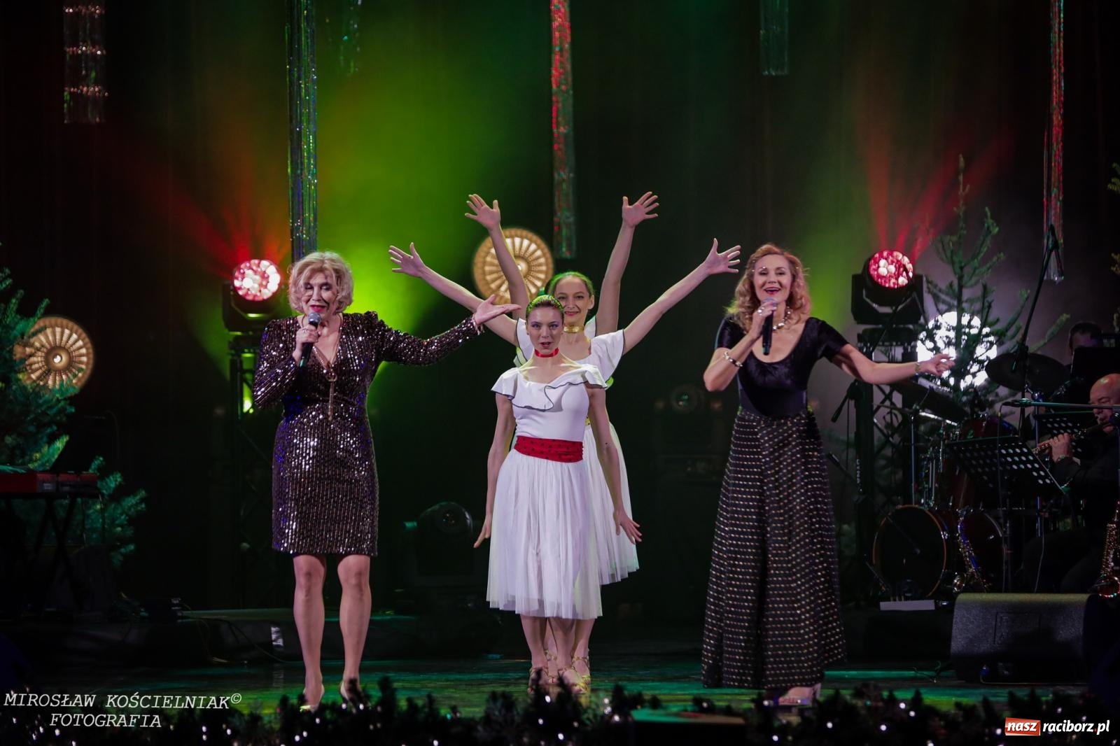 Zdjęcie w galerii na portalu naszraciborz.pl: Wielka gala sylwestrowa w RCK. Tak raciborzanie witali nowy rok wiadomości z regionu