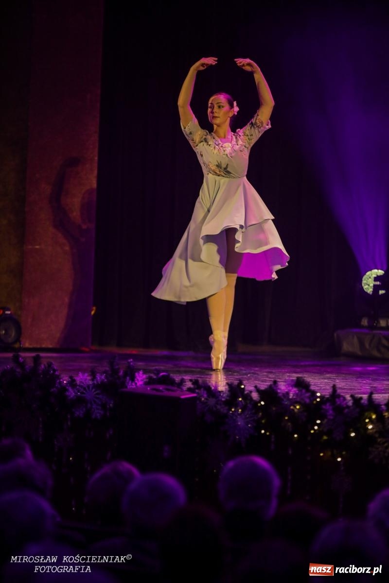 Zdjęcie w galerii na portalu naszraciborz.pl: Wielka gala sylwestrowa w RCK. Tak raciborzanie witali nowy rok wiadomości z regionu