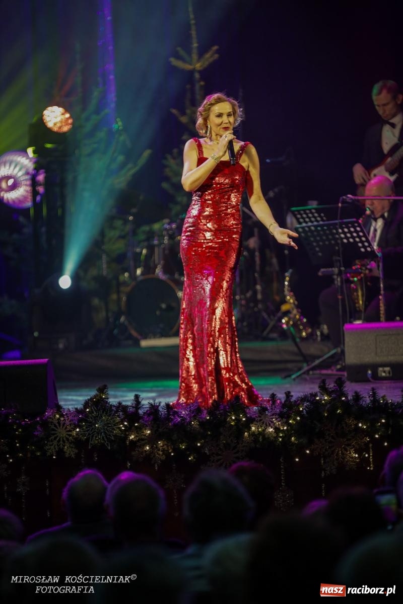 Zdjęcie w galerii na portalu naszraciborz.pl: Wielka gala sylwestrowa w RCK. Tak raciborzanie witali nowy rok wiadomości z regionu