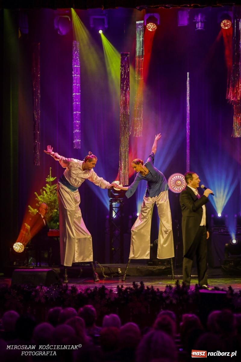 Zdjęcie w galerii na portalu naszraciborz.pl: Wielka gala sylwestrowa w RCK. Tak raciborzanie witali nowy rok wiadomości z regionu