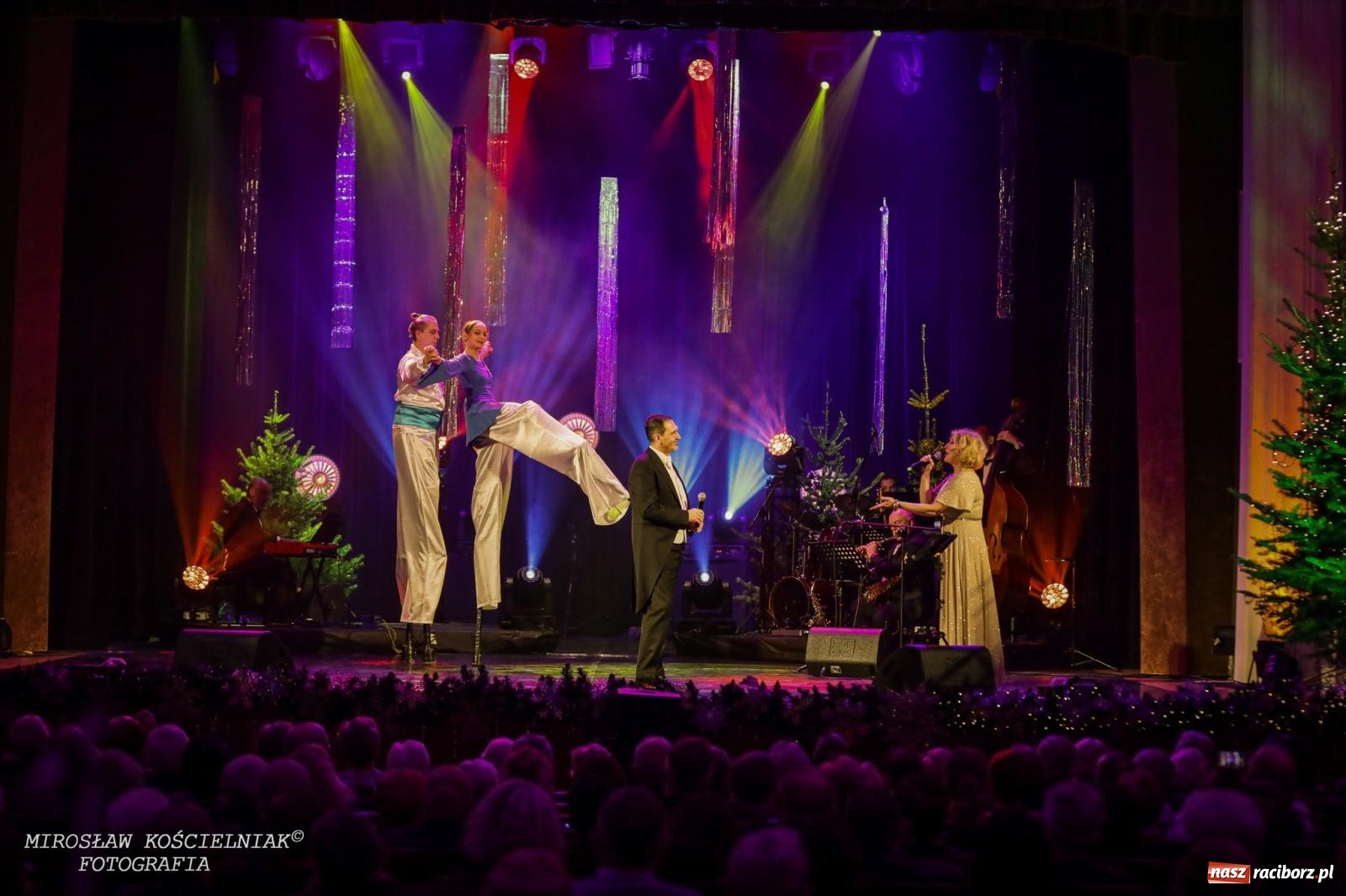 Zdjęcie w galerii na portalu naszraciborz.pl: Wielka gala sylwestrowa w RCK. Tak raciborzanie witali nowy rok wiadomości z regionu