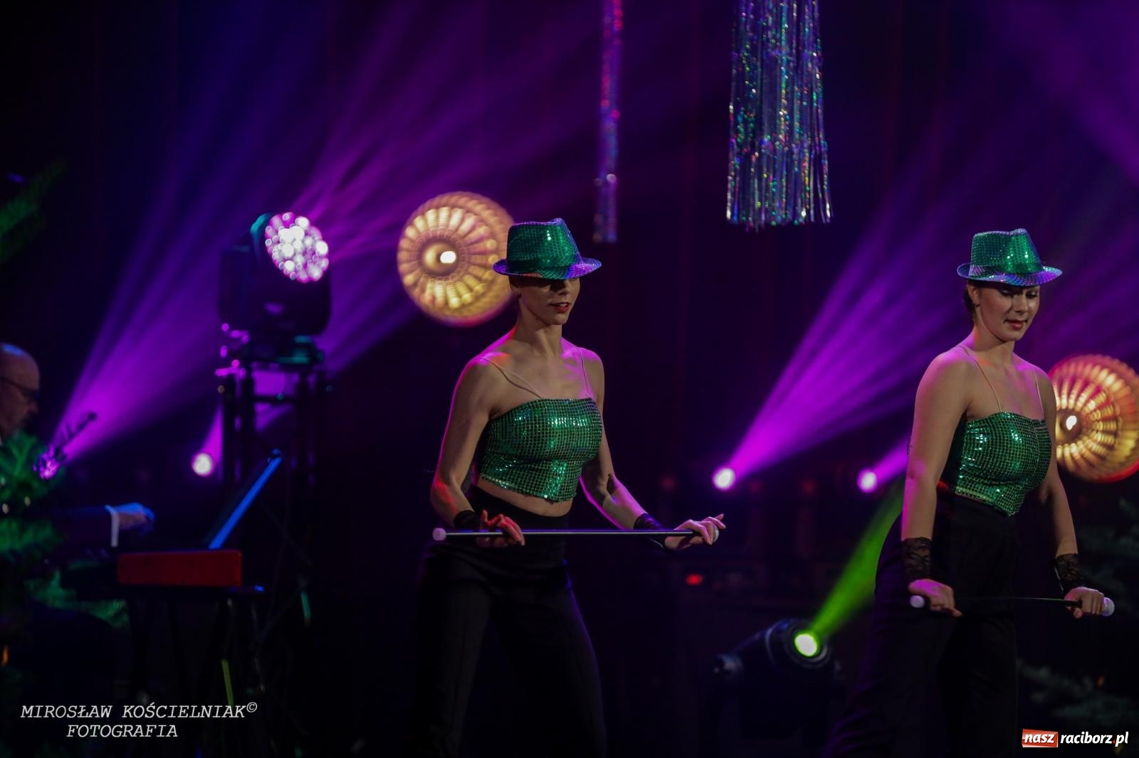 Zdjęcie w galerii na portalu naszraciborz.pl: Wielka gala sylwestrowa w RCK. Tak raciborzanie witali nowy rok wiadomości z regionu