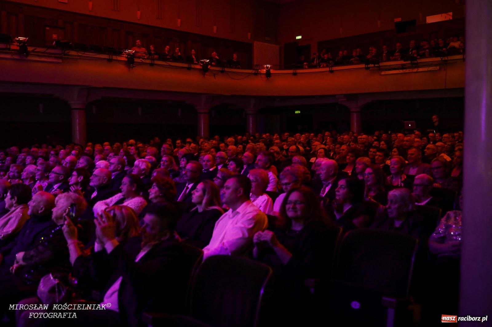 Zdjęcie w galerii na portalu naszraciborz.pl: Wielka gala sylwestrowa w RCK. Tak raciborzanie witali nowy rok wiadomości z regionu