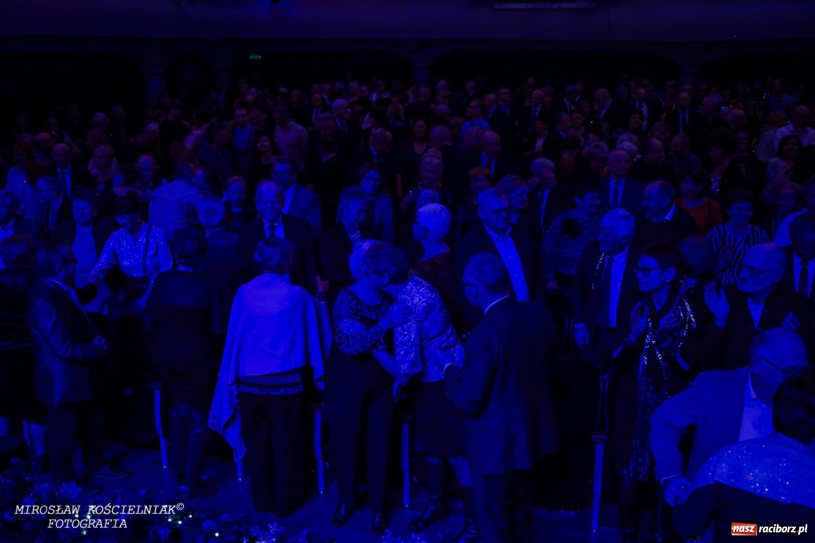 Zdjęcie w galerii na portalu naszraciborz.pl: Wielka gala sylwestrowa w RCK. Tak raciborzanie witali nowy rok wiadomości z regionu