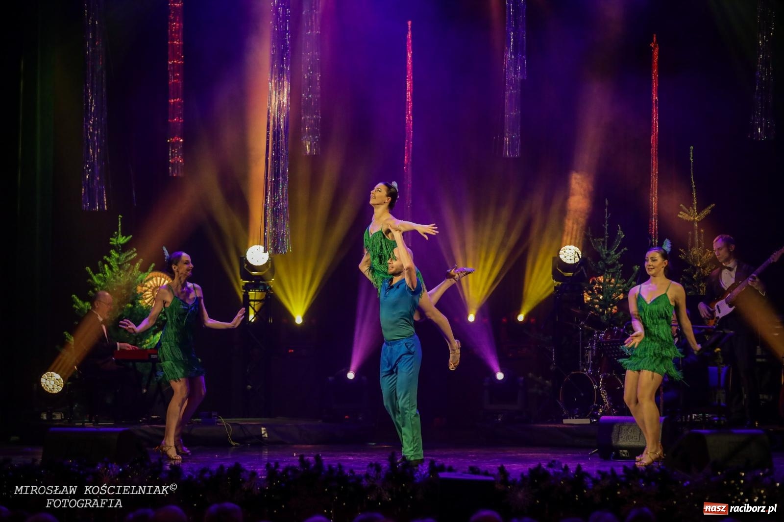 Zdjęcie w galerii na portalu naszraciborz.pl: Wielka gala sylwestrowa w RCK. Tak raciborzanie witali nowy rok wiadomości z regionu