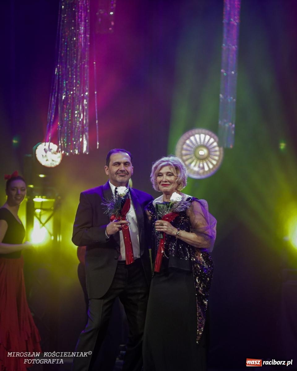 Zdjęcie w galerii na portalu naszraciborz.pl: Wielka gala sylwestrowa w RCK. Tak raciborzanie witali nowy rok wiadomości z regionu