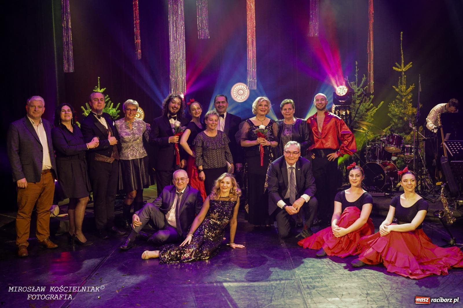 Zdjęcie w galerii na portalu naszraciborz.pl: Wielka gala sylwestrowa w RCK. Tak raciborzanie witali nowy rok wiadomości z regionu