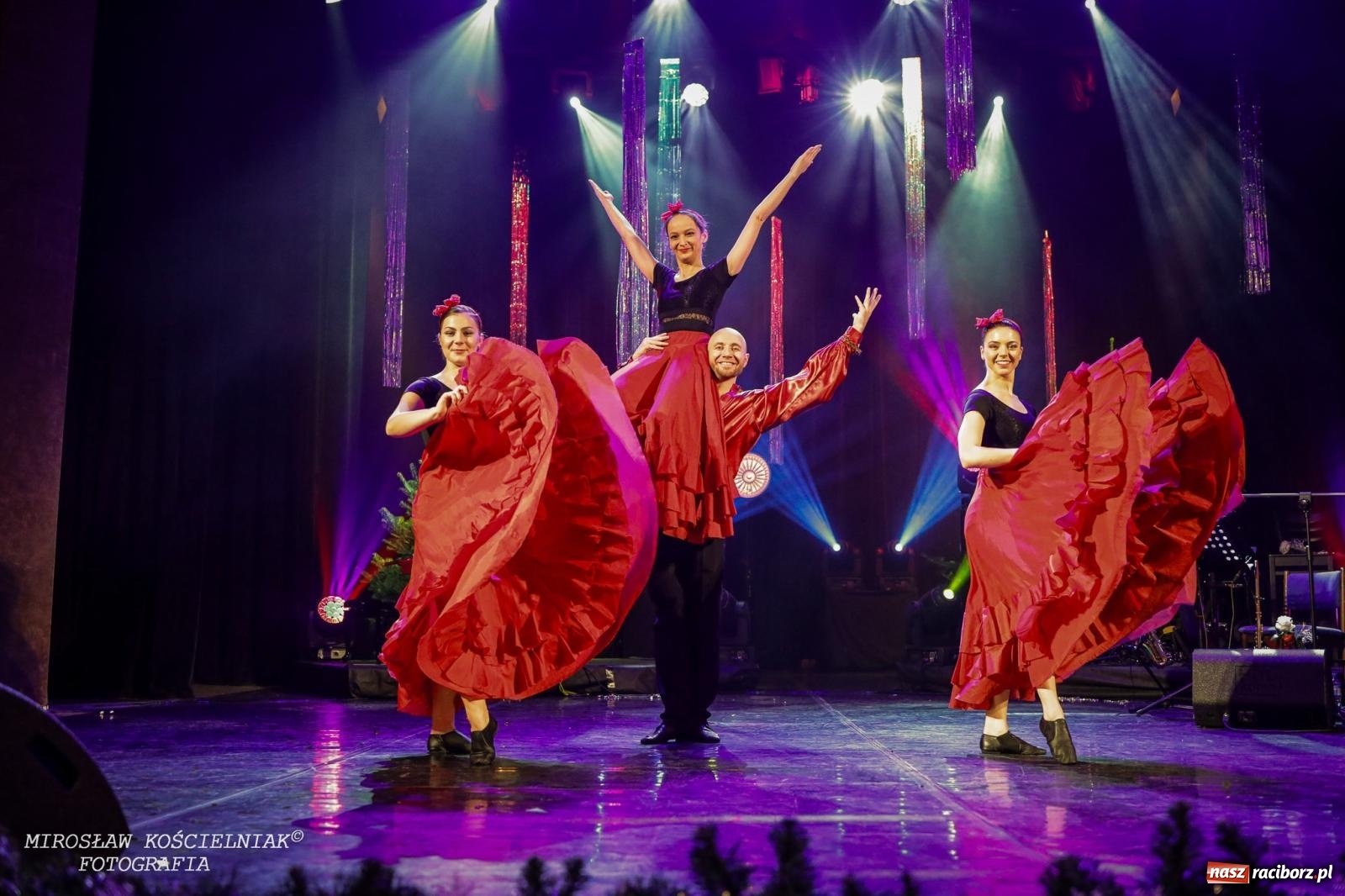 Zdjęcie w galerii na portalu naszraciborz.pl: Wielka gala sylwestrowa w RCK. Tak raciborzanie witali nowy rok wiadomości z regionu