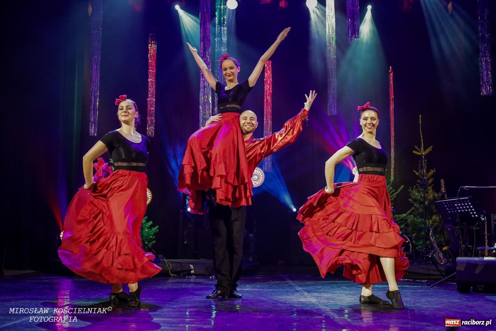 Zdjęcie w galerii na portalu naszraciborz.pl: Wielka gala sylwestrowa w RCK. Tak raciborzanie witali nowy rok wiadomości z regionu