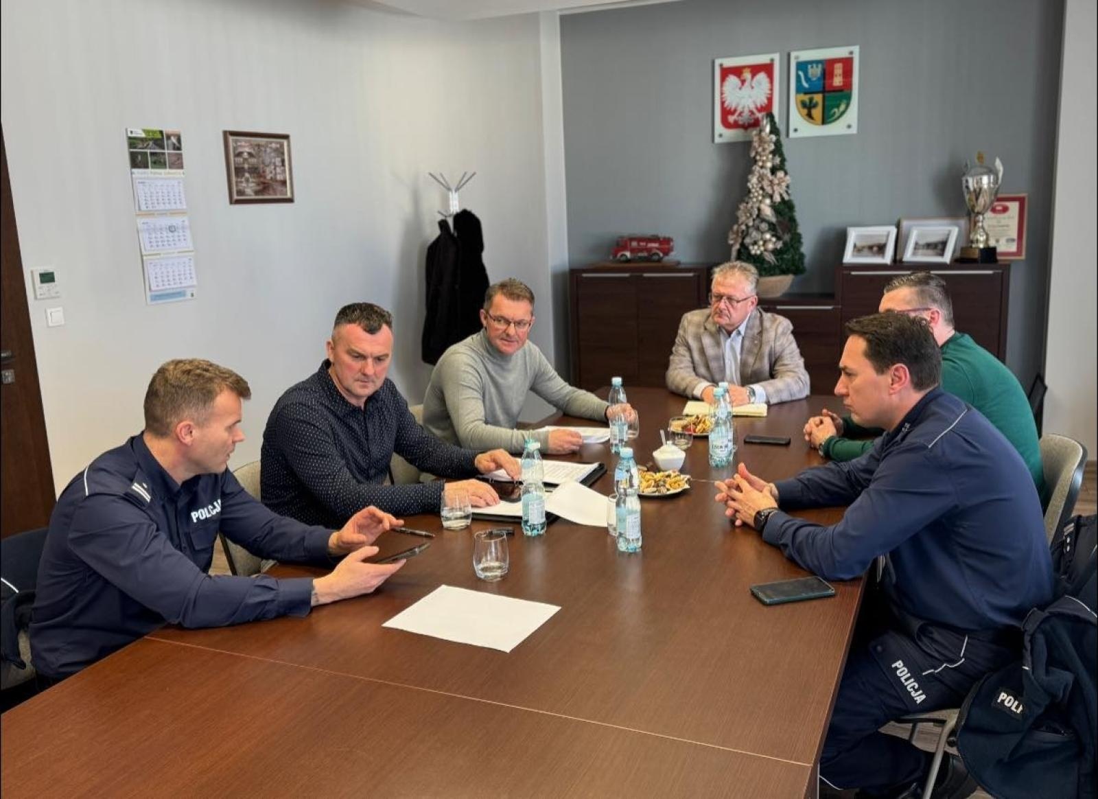 Zdjęcie w galerii na portalu naszraciborz.pl: Coraz więcej włamań w gminie Krzyżanowice. Wójt zwołał naradę wiadomości z regionu