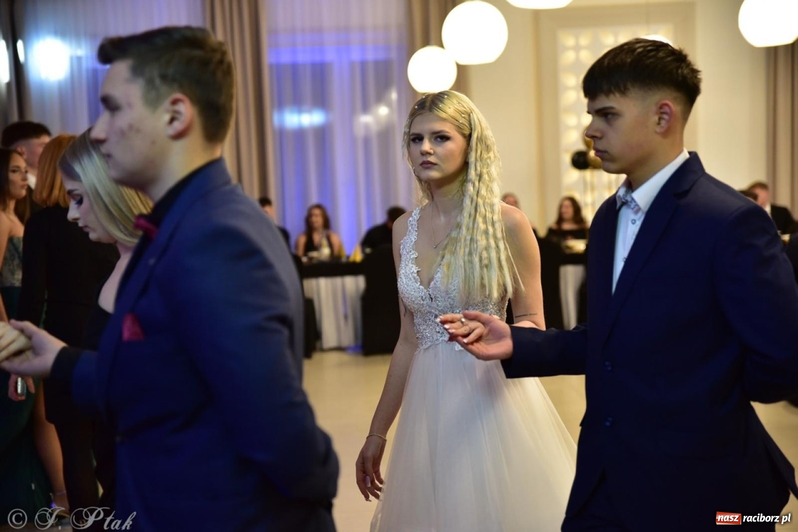 Zdjęcie w galerii na portalu naszraciborz.pl: Studniówka ZSOMS w Raciborzu na bis! [FOTO] wiadomości z regionu