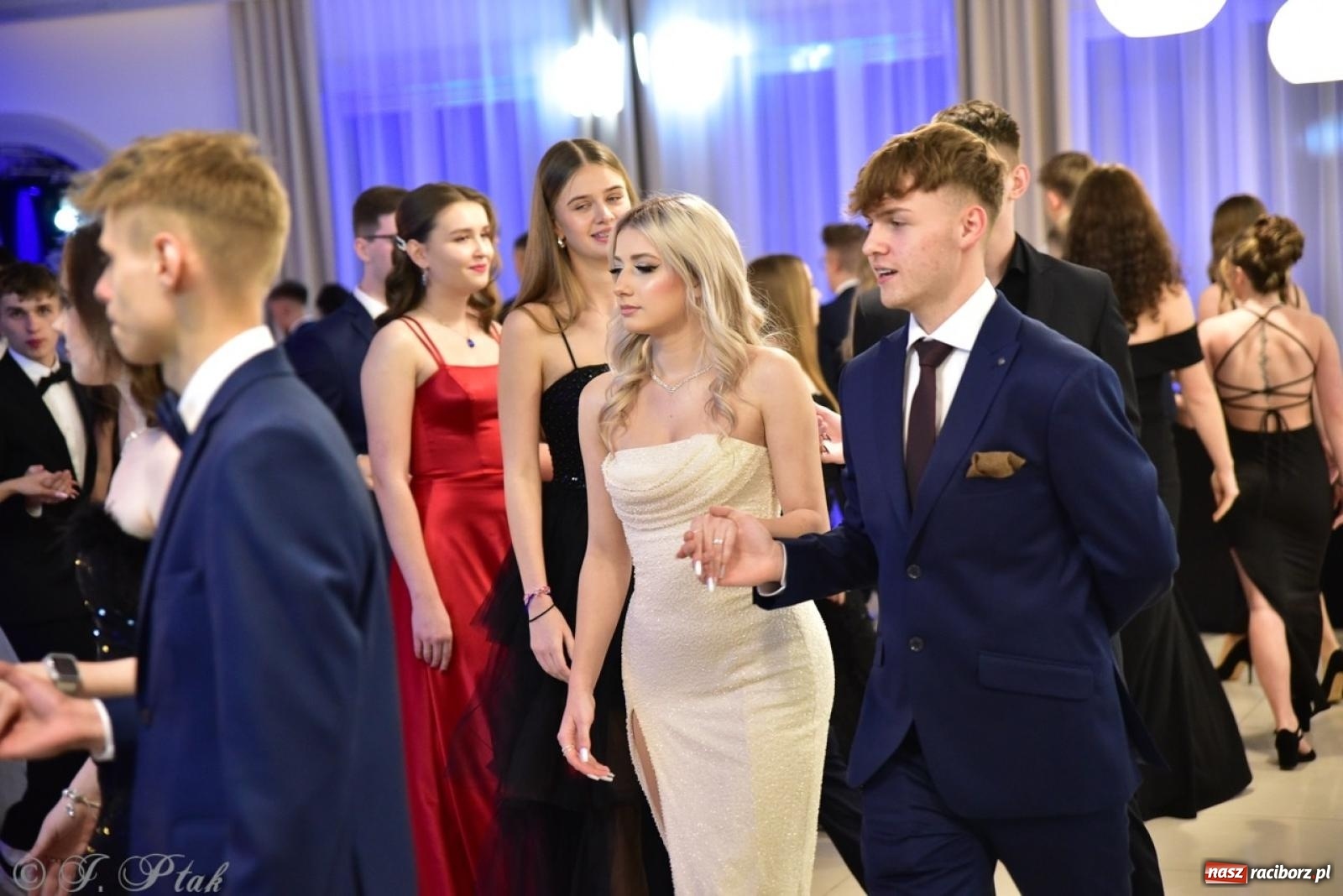 Zdjęcie w galerii na portalu naszraciborz.pl: Studniówka ZSOMS w Raciborzu na bis! [FOTO] wiadomości z regionu