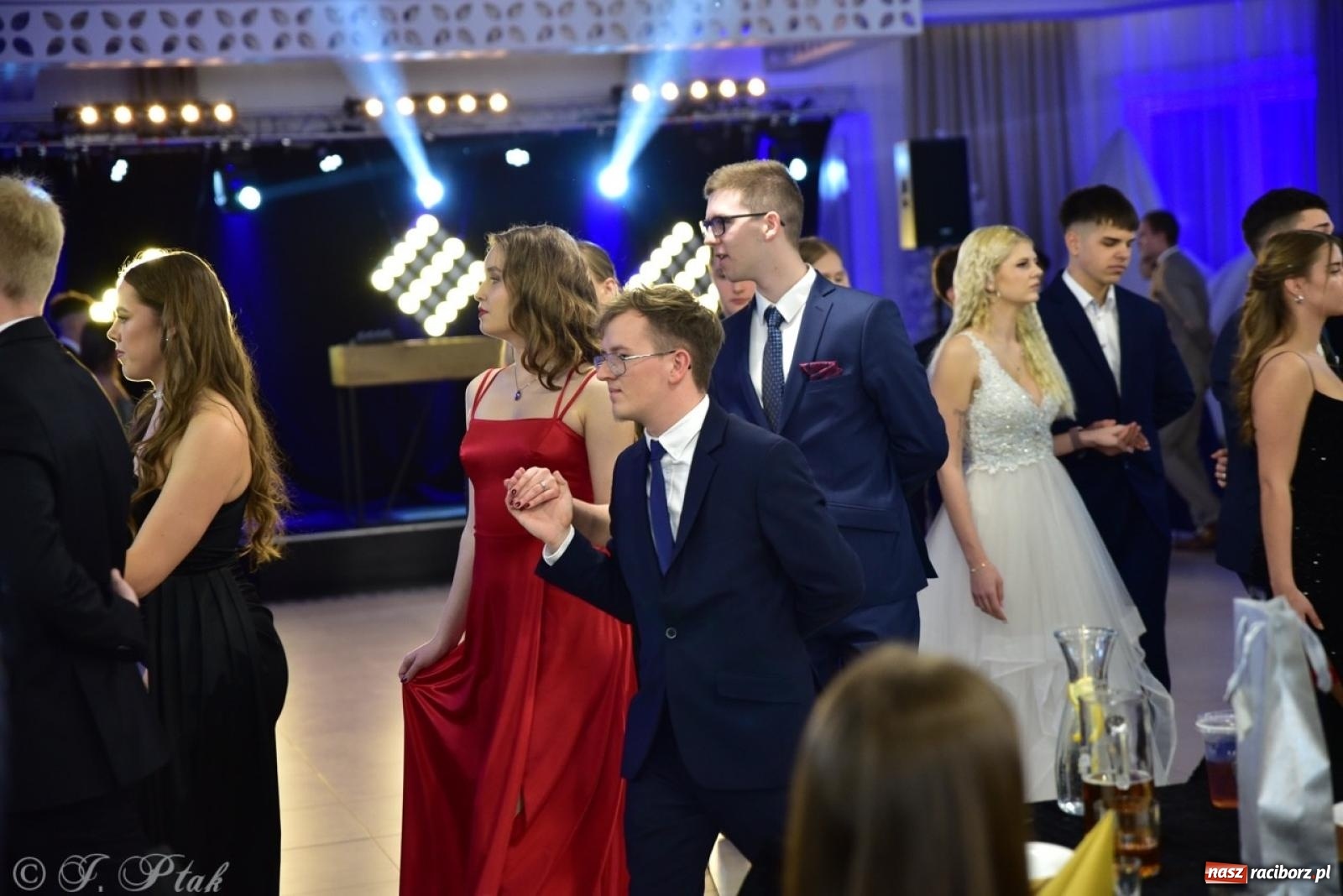 Zdjęcie w galerii na portalu naszraciborz.pl: Studniówka ZSOMS w Raciborzu na bis! [FOTO] wiadomości z regionu