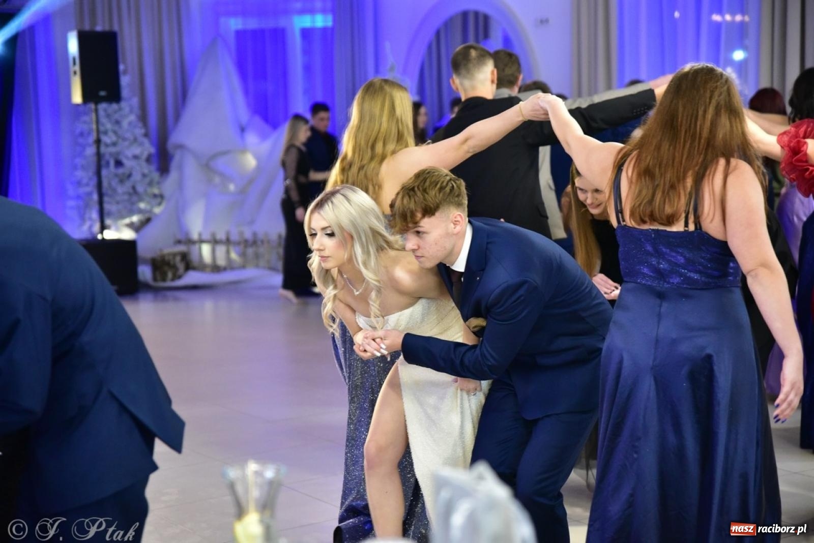 Zdjęcie w galerii na portalu naszraciborz.pl: Studniówka ZSOMS w Raciborzu na bis! [FOTO] wiadomości z regionu