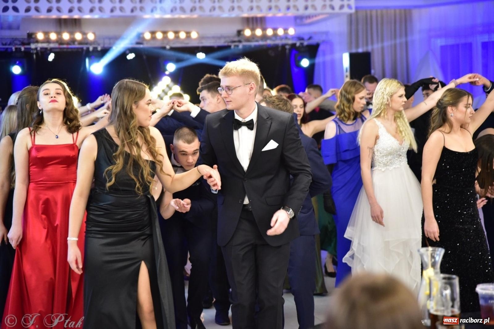 Zdjęcie w galerii na portalu naszraciborz.pl: Studniówka ZSOMS w Raciborzu na bis! [FOTO] wiadomości z regionu