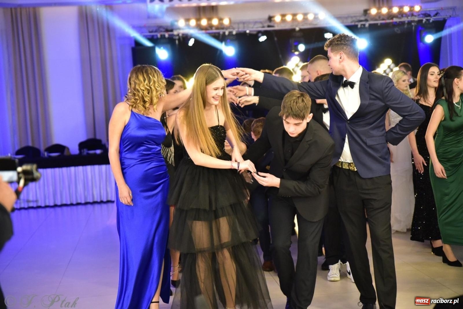 Zdjęcie w galerii na portalu naszraciborz.pl: Studniówka ZSOMS w Raciborzu na bis! [FOTO] wiadomości z regionu