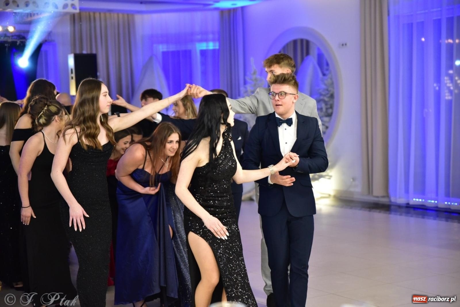 Zdjęcie w galerii na portalu naszraciborz.pl: Studniówka ZSOMS w Raciborzu na bis! [FOTO] wiadomości z regionu