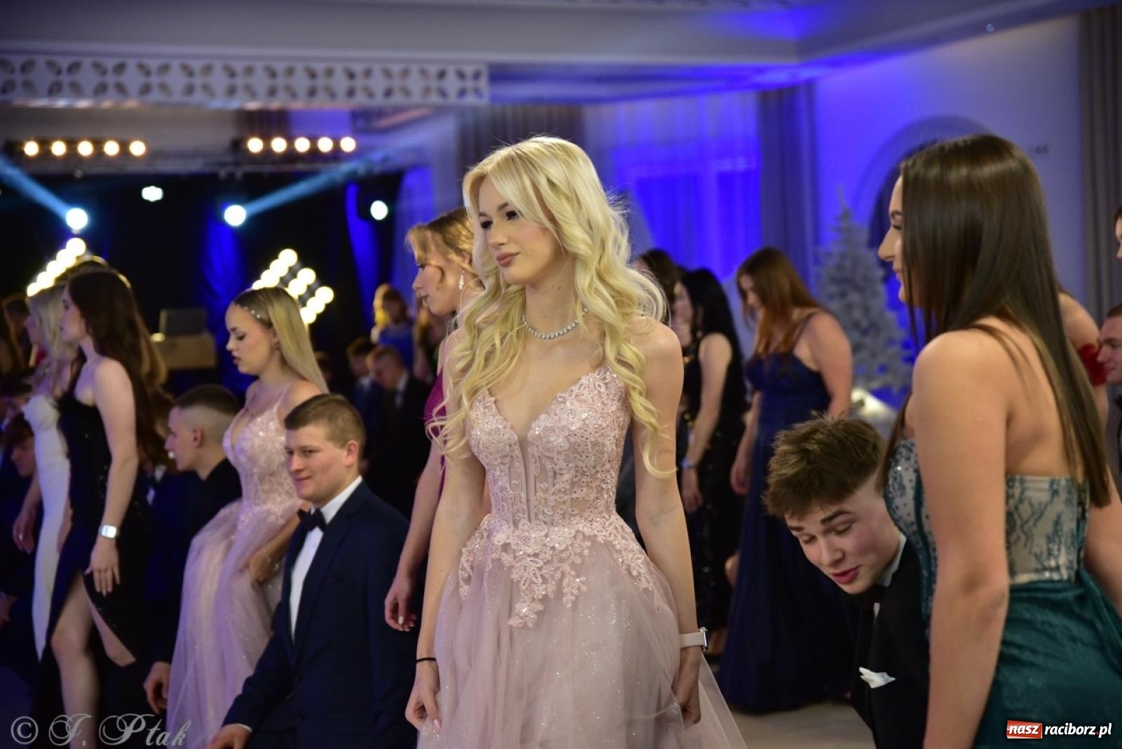 Zdjęcie w galerii na portalu naszraciborz.pl: Studniówka ZSOMS w Raciborzu na bis! [FOTO] wiadomości z regionu