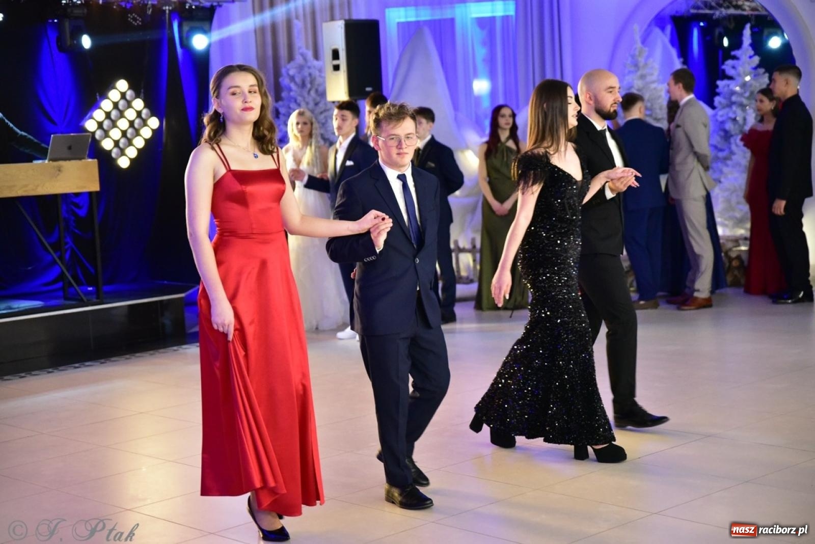 Zdjęcie w galerii na portalu naszraciborz.pl: Studniówka ZSOMS w Raciborzu na bis! [FOTO] wiadomości z regionu