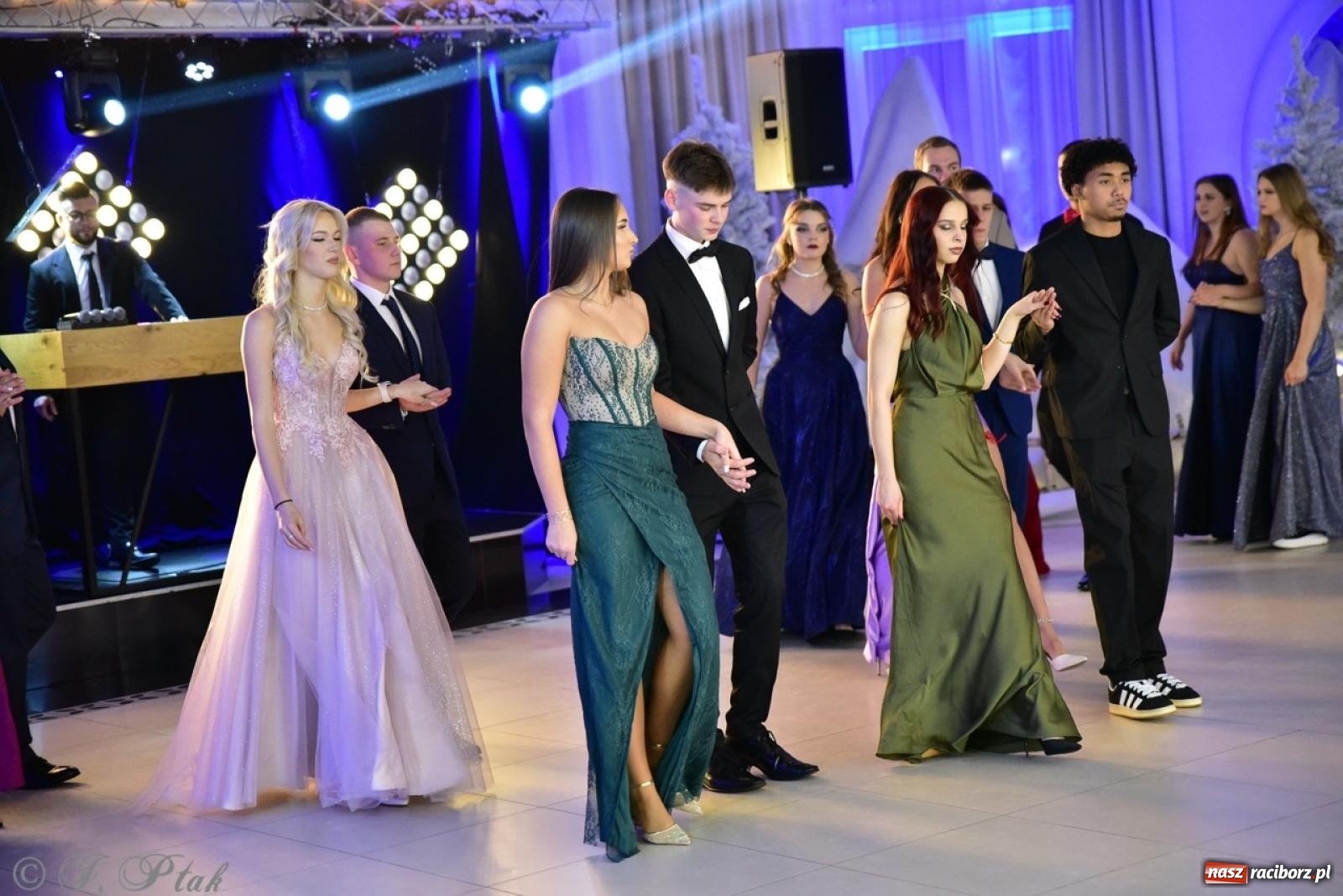 Zdjęcie w galerii na portalu naszraciborz.pl: Studniówka ZSOMS w Raciborzu na bis! [FOTO] wiadomości z regionu