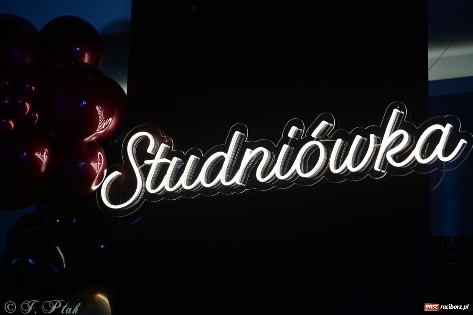 Zdjęcie w galerii na portalu naszraciborz.pl: Studniówka ZSOMS w Raciborzu na bis! [FOTO] wiadomości z regionu