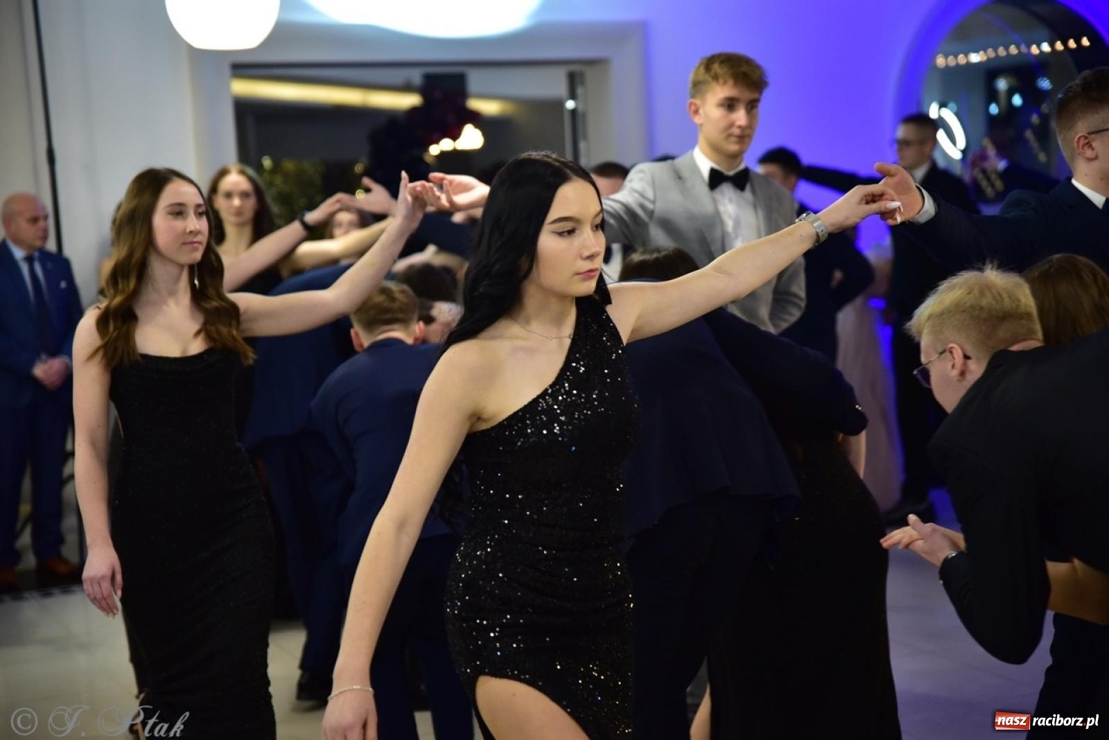 Zdjęcie w galerii na portalu naszraciborz.pl: Studniówka ZSOMS w Raciborzu na bis! [FOTO] wiadomości z regionu