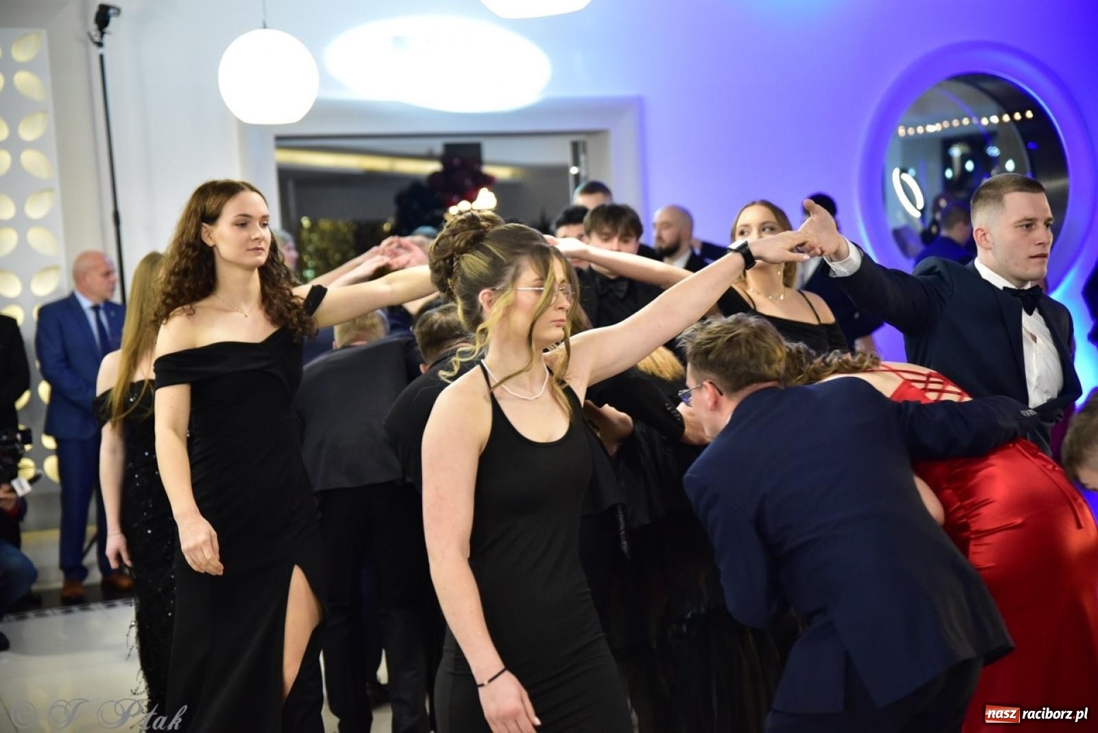 Zdjęcie w galerii na portalu naszraciborz.pl: Studniówka ZSOMS w Raciborzu na bis! [FOTO] wiadomości z regionu