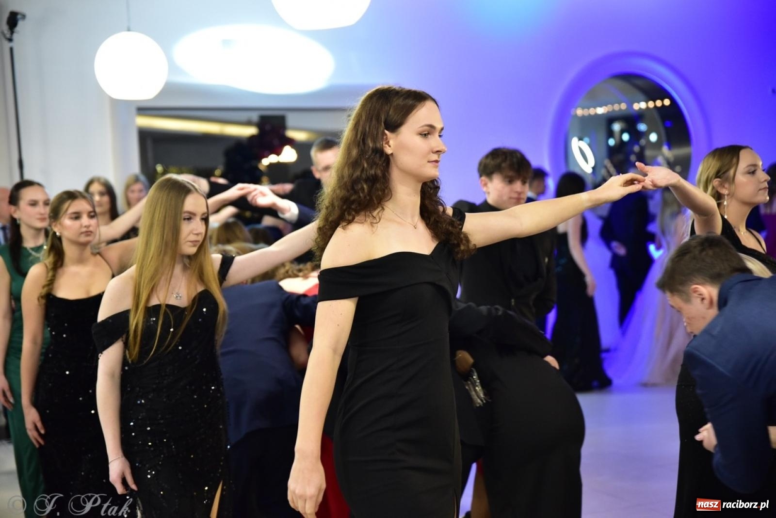 Zdjęcie w galerii na portalu naszraciborz.pl: Studniówka ZSOMS w Raciborzu na bis! [FOTO] wiadomości z regionu