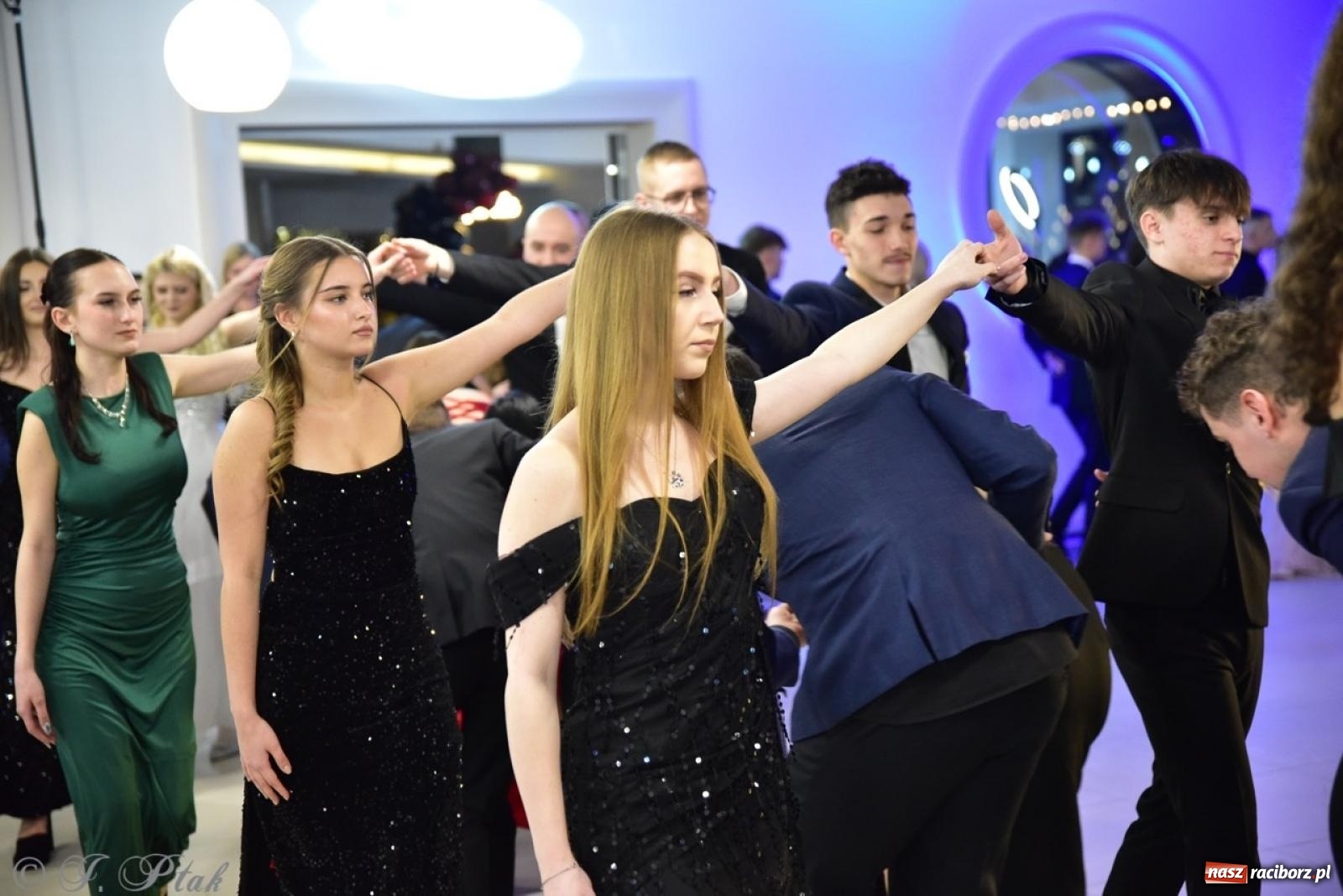 Zdjęcie w galerii na portalu naszraciborz.pl: Studniówka ZSOMS w Raciborzu na bis! [FOTO] wiadomości z regionu