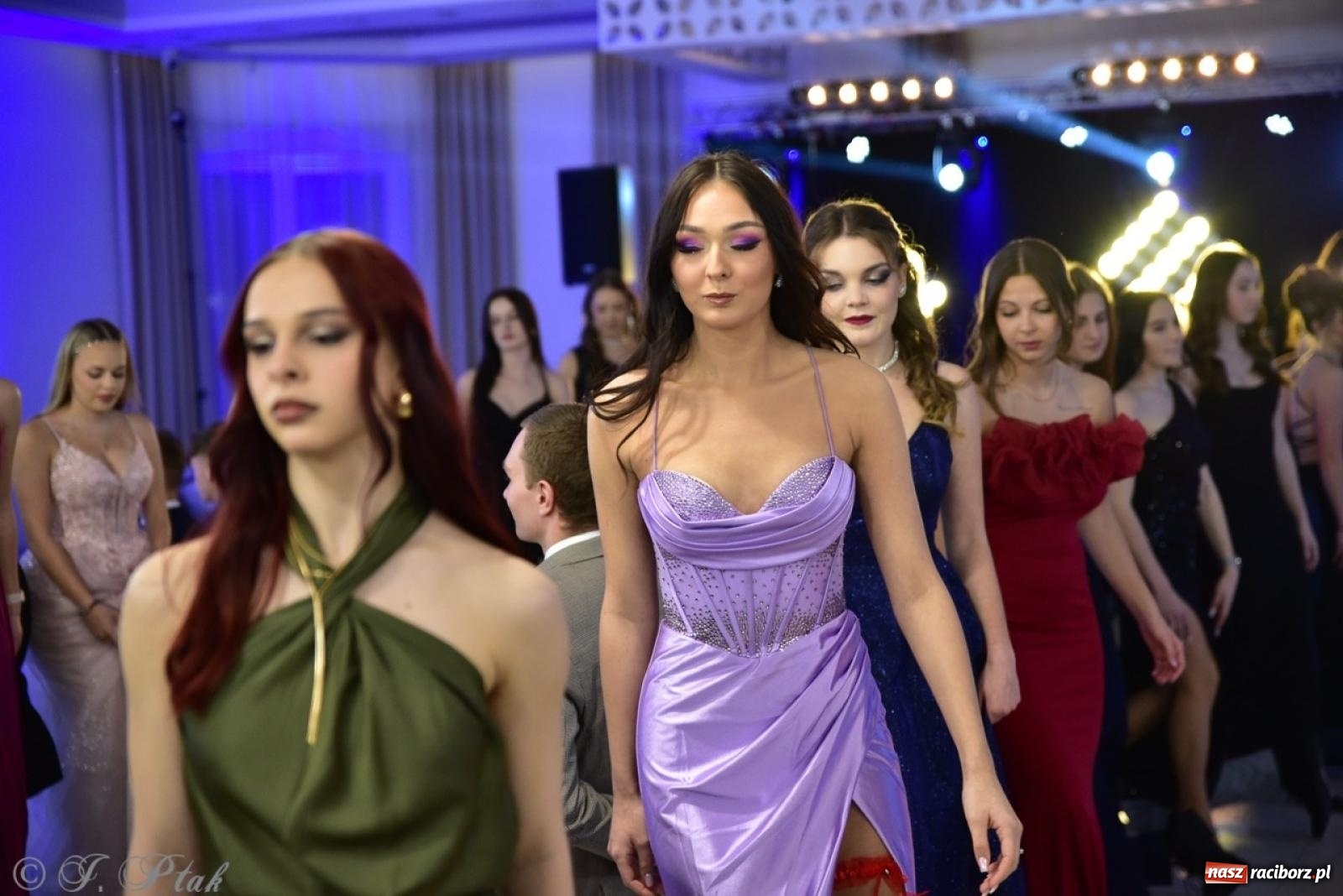 Zdjęcie w galerii na portalu naszraciborz.pl: Studniówka ZSOMS w Raciborzu na bis! [FOTO] wiadomości z regionu