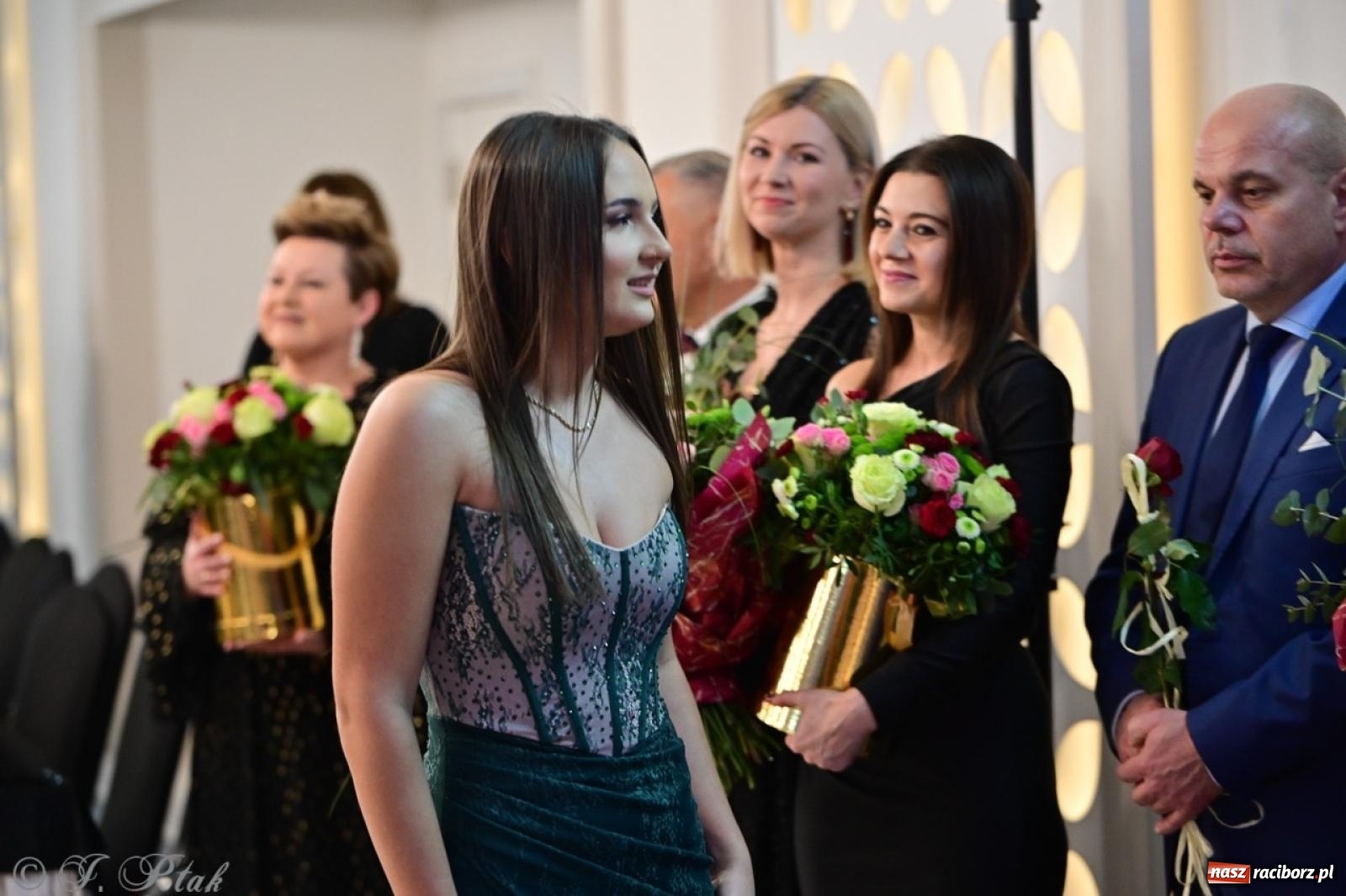 Zdjęcie w galerii na portalu naszraciborz.pl: Studniówka ZSOMS w Raciborzu na bis! [FOTO] wiadomości z regionu
