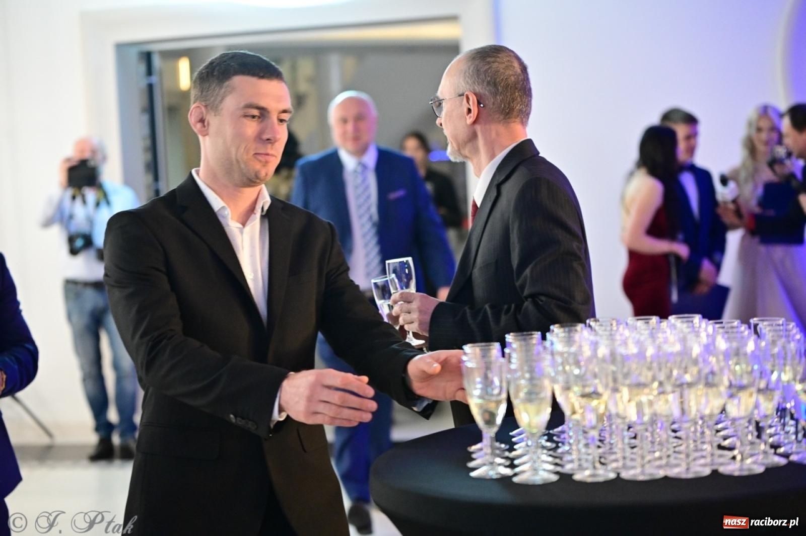 Zdjęcie w galerii na portalu naszraciborz.pl: Studniówka ZSOMS w Raciborzu na bis! [FOTO] wiadomości z regionu