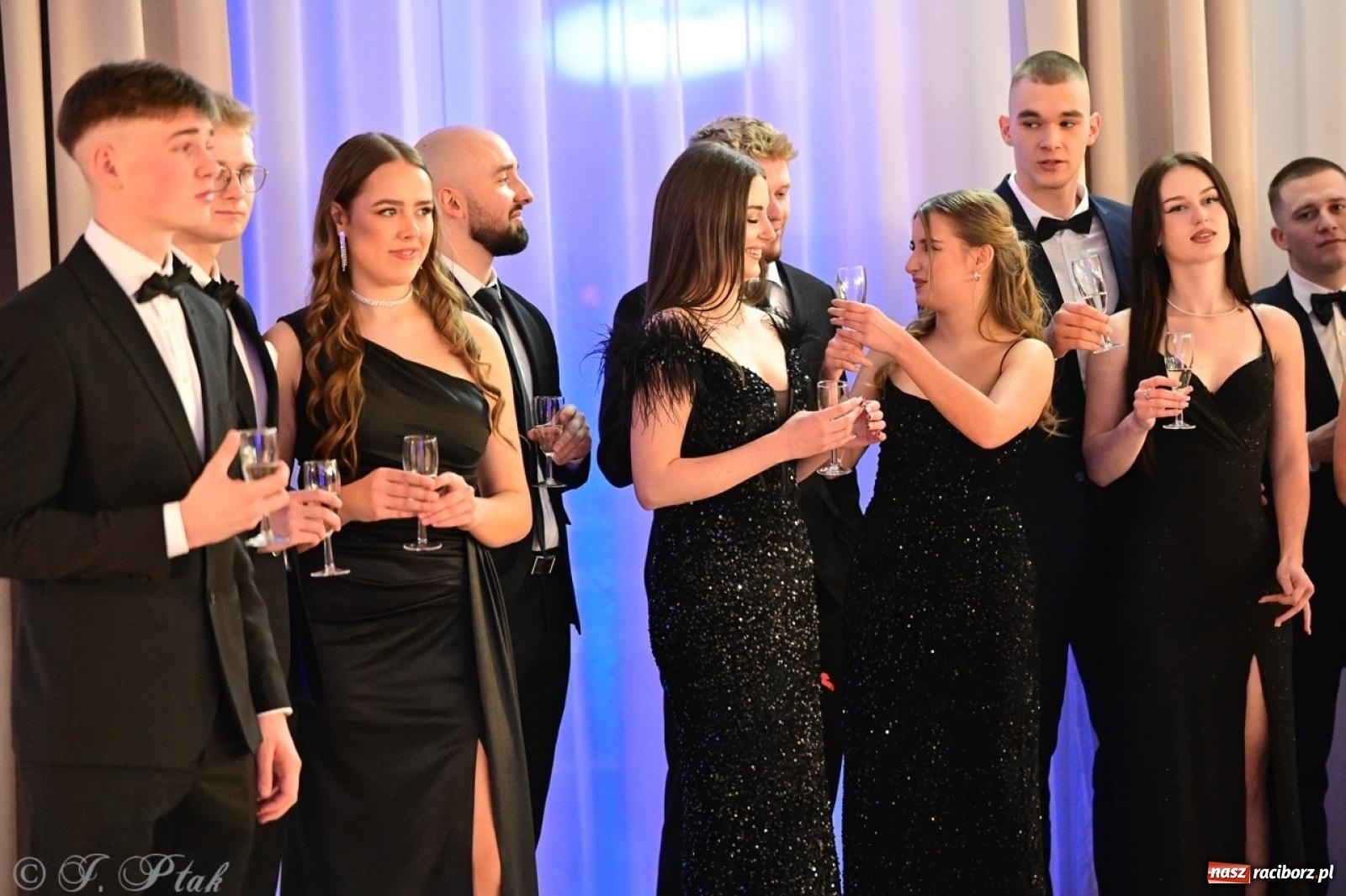 Zdjęcie w galerii na portalu naszraciborz.pl: Studniówka ZSOMS w Raciborzu na bis! [FOTO] wiadomości z regionu