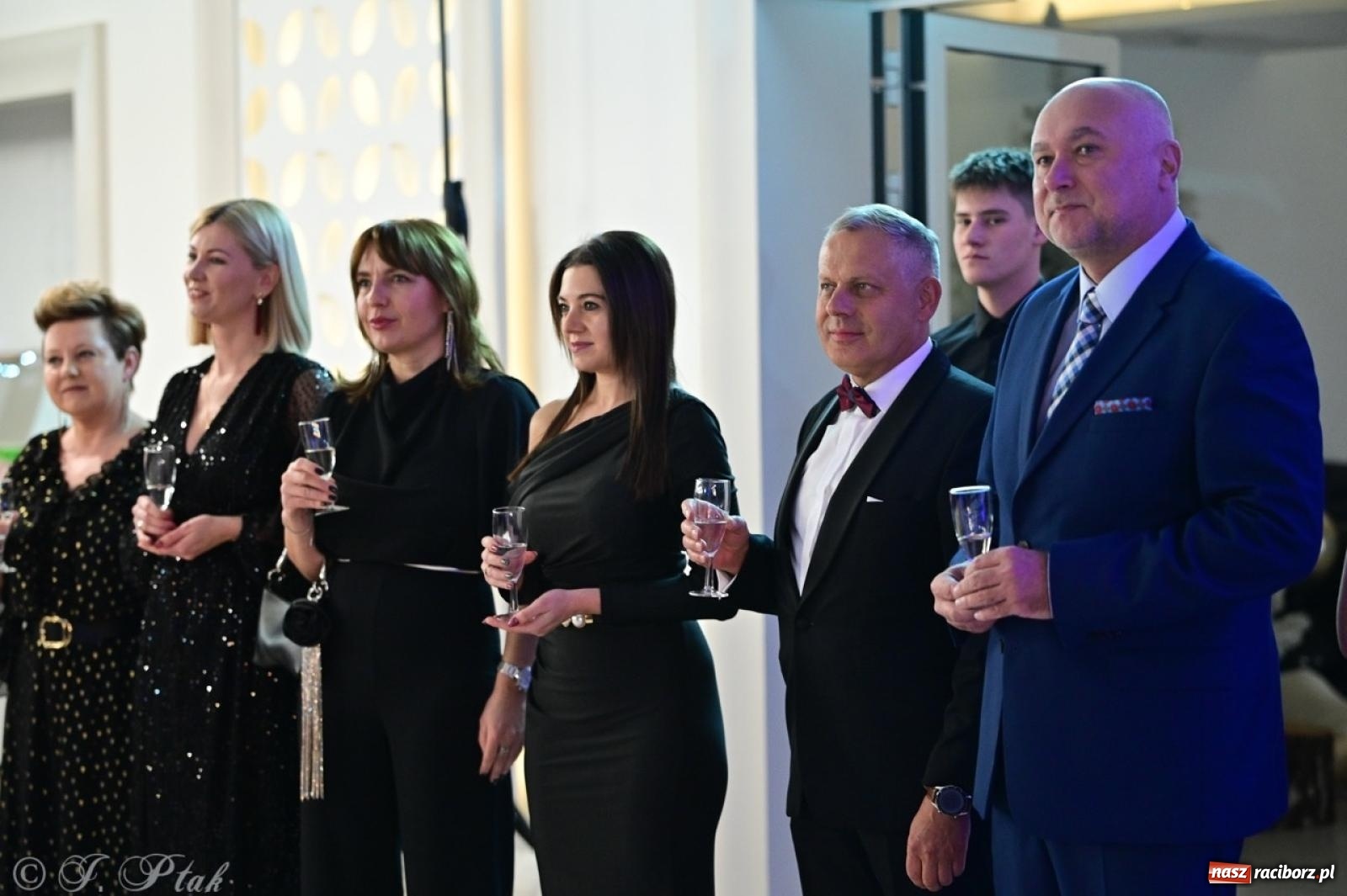 Zdjęcie w galerii na portalu naszraciborz.pl: Studniówka ZSOMS w Raciborzu na bis! [FOTO] wiadomości z regionu