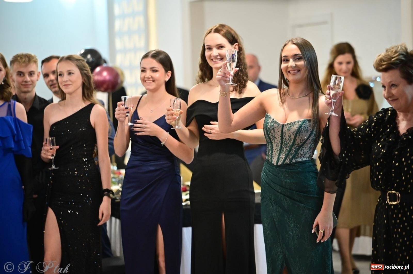 Zdjęcie w galerii na portalu naszraciborz.pl: Studniówka ZSOMS w Raciborzu na bis! [FOTO] wiadomości z regionu