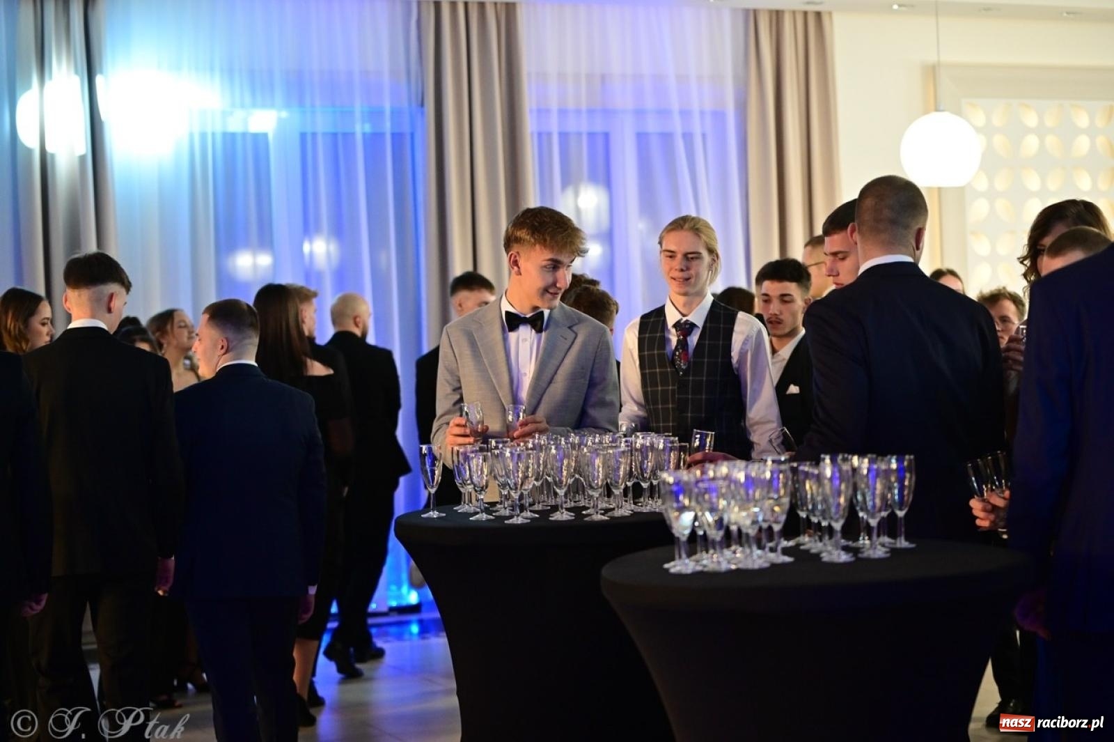 Zdjęcie w galerii na portalu naszraciborz.pl: Studniówka ZSOMS w Raciborzu na bis! [FOTO] wiadomości z regionu