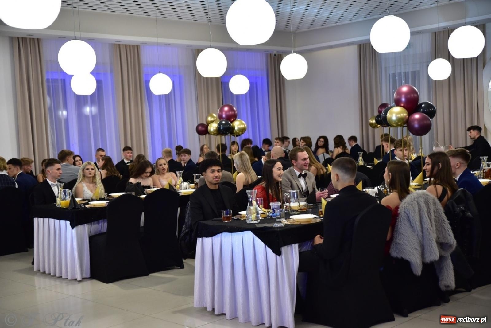 Zdjęcie w galerii na portalu naszraciborz.pl: Studniówka ZSOMS w Raciborzu na bis! [FOTO] wiadomości z regionu