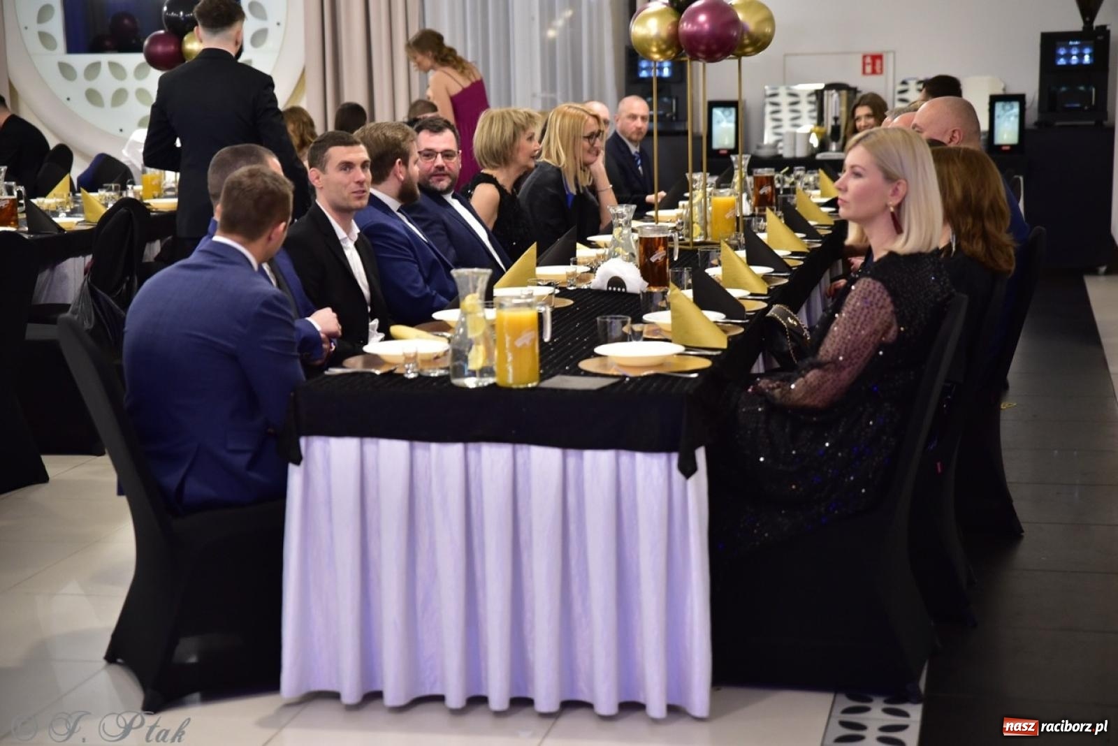 Zdjęcie w galerii na portalu naszraciborz.pl: Studniówka ZSOMS w Raciborzu na bis! [FOTO] wiadomości z regionu