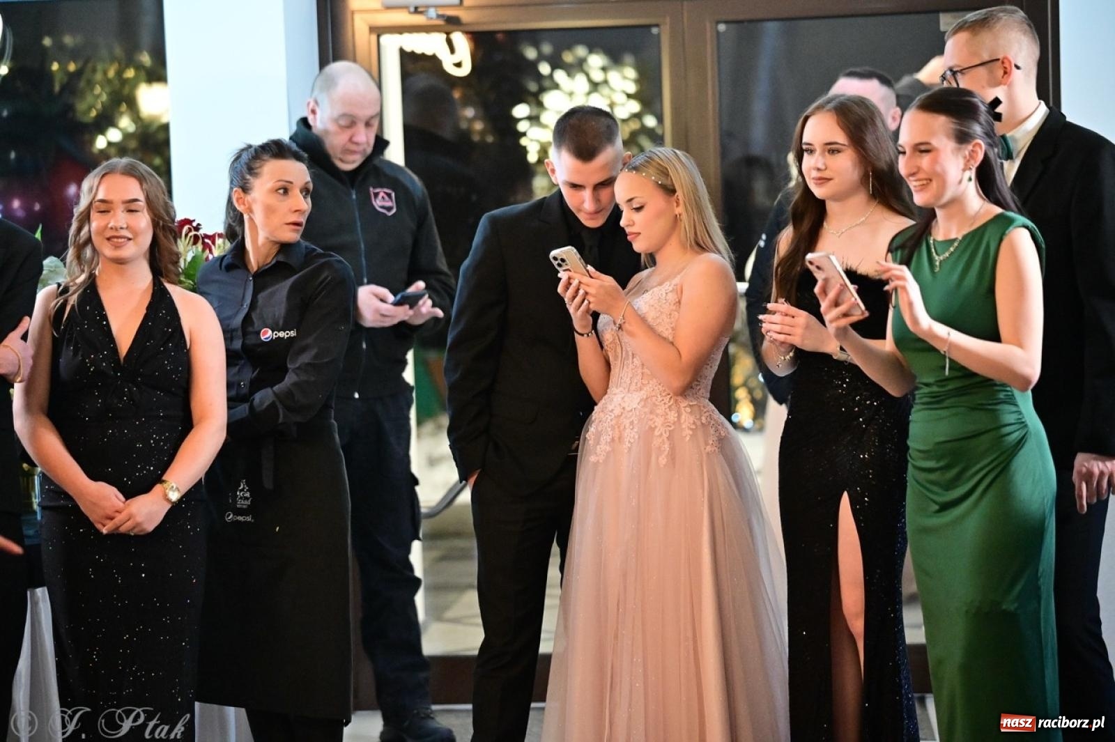 Zdjęcie w galerii na portalu naszraciborz.pl: Studniówka ZSOMS w Raciborzu na bis! [FOTO] wiadomości z regionu