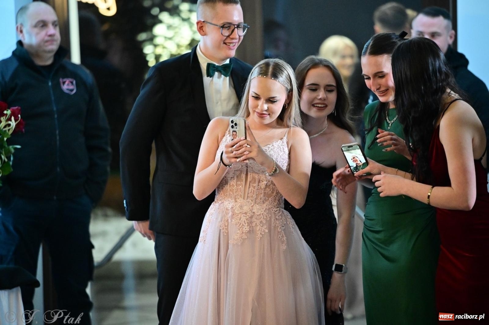 Zdjęcie w galerii na portalu naszraciborz.pl: Studniówka ZSOMS w Raciborzu na bis! [FOTO] wiadomości z regionu