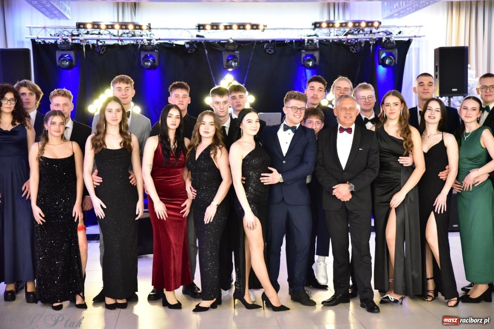 Zdjęcie w galerii na portalu naszraciborz.pl: Studniówka ZSOMS w Raciborzu na bis! [FOTO] wiadomości z regionu