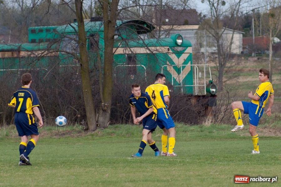 Zdjęcie w galerii na portalu naszraciborz.pl: W Markowicach podział punktów wiadomości z regionu