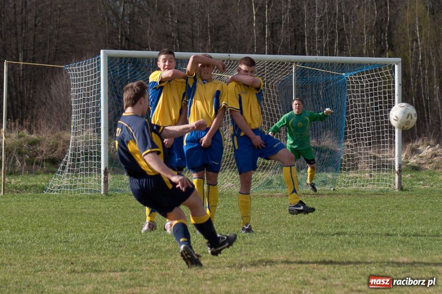 Zdjęcie w galerii na portalu naszraciborz.pl: W Markowicach podział punktów wiadomości z regionu
