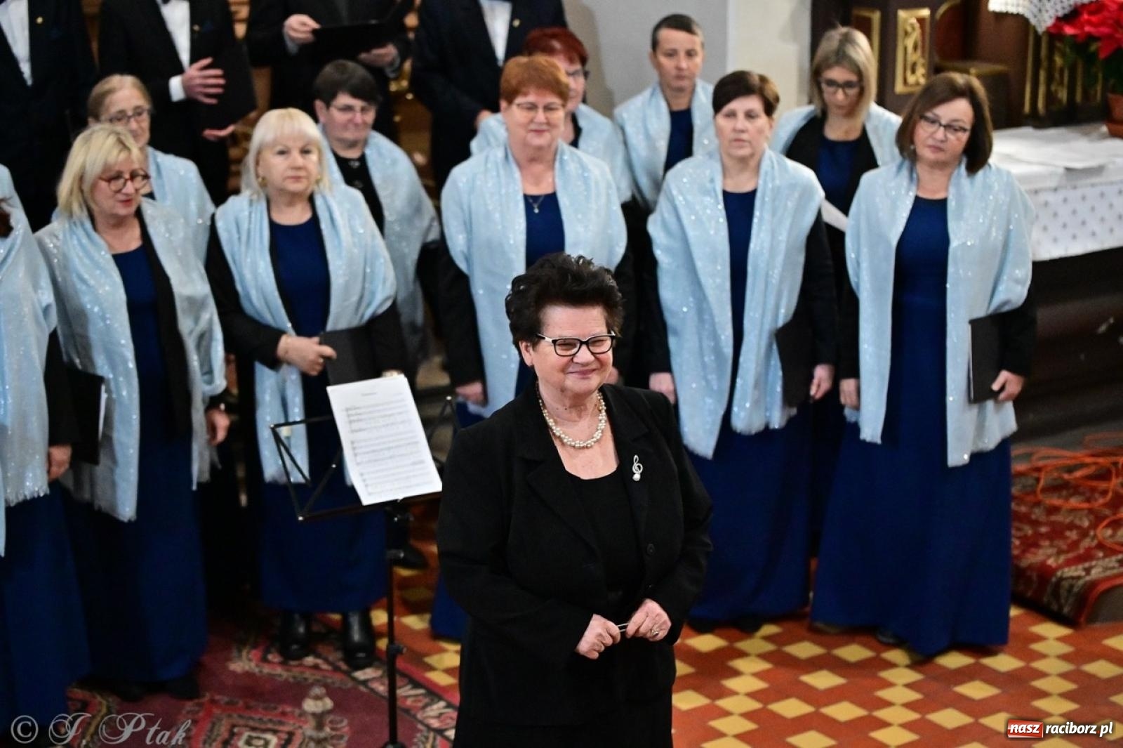 Zdjęcie w galerii na portalu naszraciborz.pl: Koncert kolęd i pastorałek w farnym – muzyczna uczta w Raciborzu wiadomości z regionu