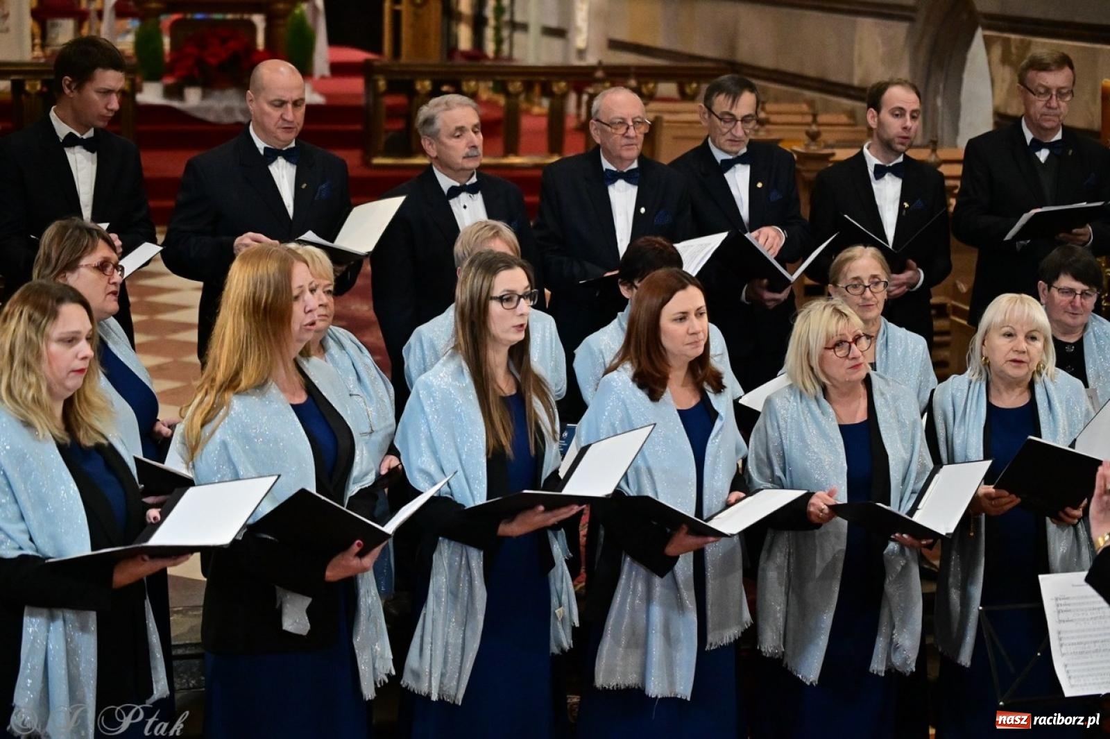 Zdjęcie w galerii na portalu naszraciborz.pl: Koncert kolęd i pastorałek w farnym – muzyczna uczta w Raciborzu wiadomości z regionu
