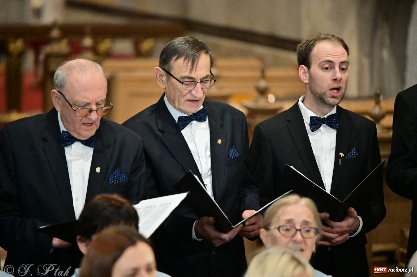 Zdjęcie w galerii na portalu naszraciborz.pl: Koncert kolęd i pastorałek w farnym – muzyczna uczta w Raciborzu wiadomości z regionu